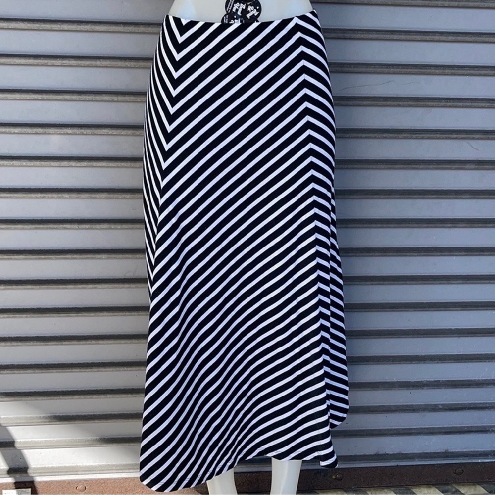 American Living Chevron Black and White A-Line Skirt Size S